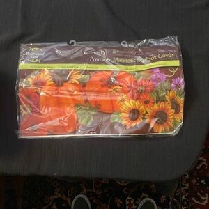 Mail box cover. Magnetic. Fall Themed. NWT